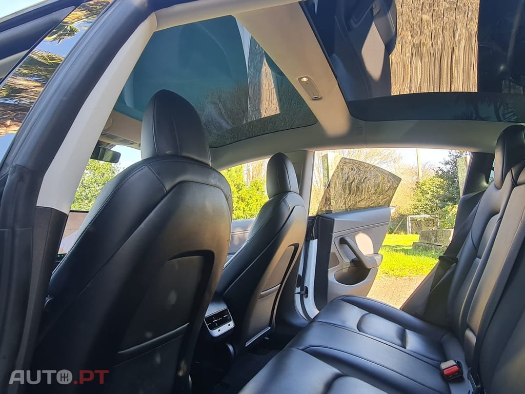 Tesla Model 3 Long-Range Dual Motor AWD