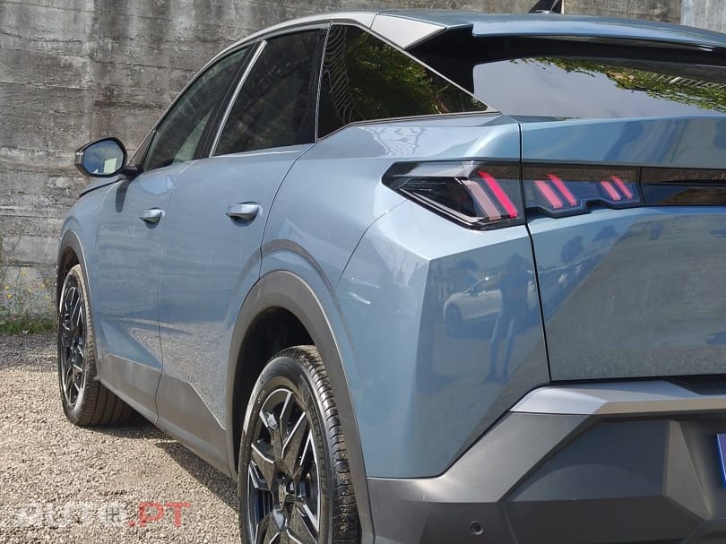 Peugeot 3008 1.2 Hybrid Allure e-DCS6