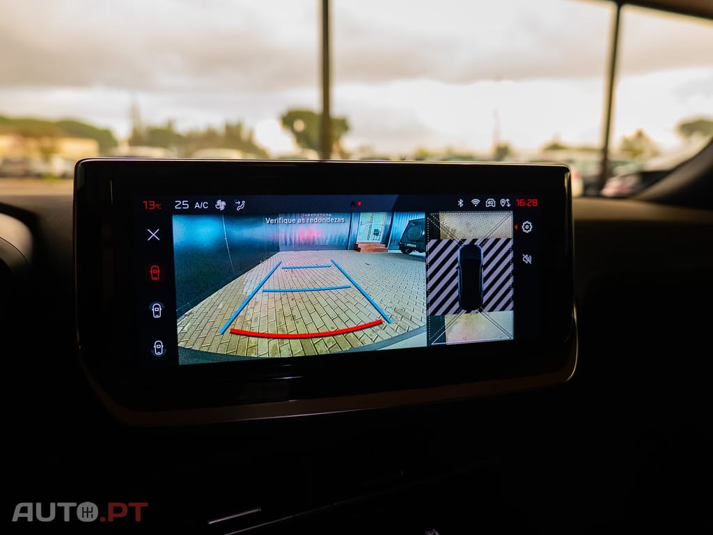 Peugeot 2008 1.2 PureTech Allure