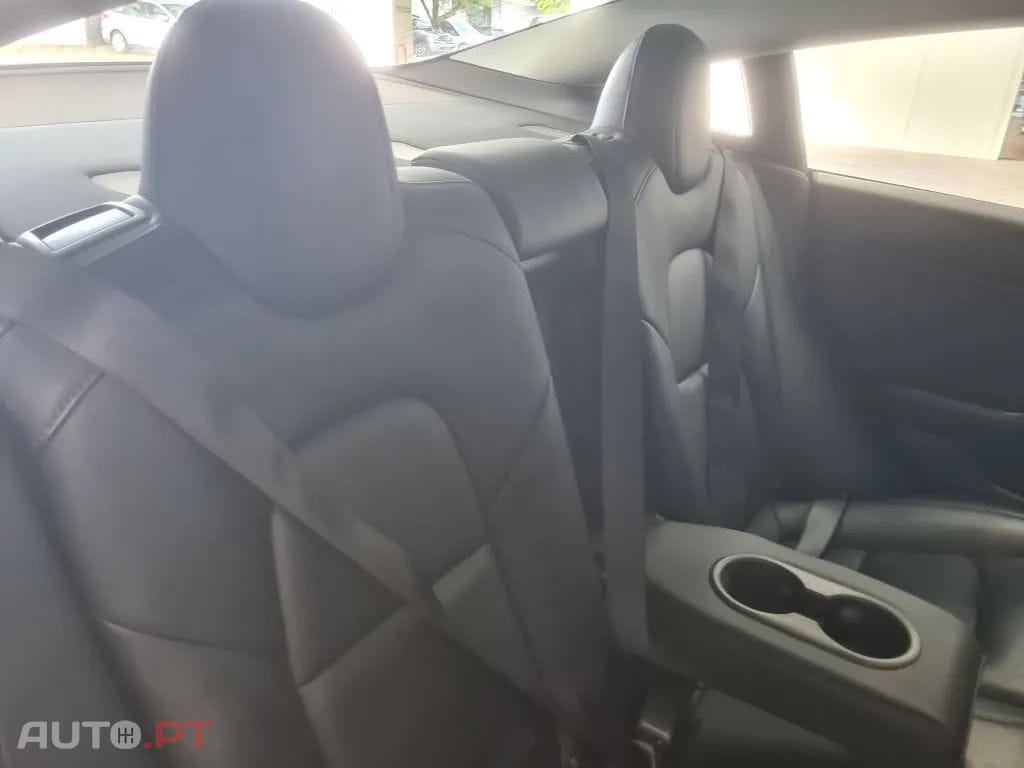 Tesla Model 3 Long-Range RWD