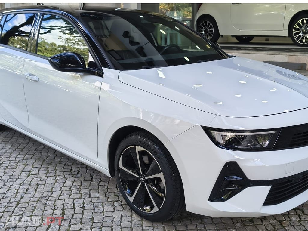 Opel Astra Sports Tourer 1.2T Hybrid GS eDCT — fotografia 2