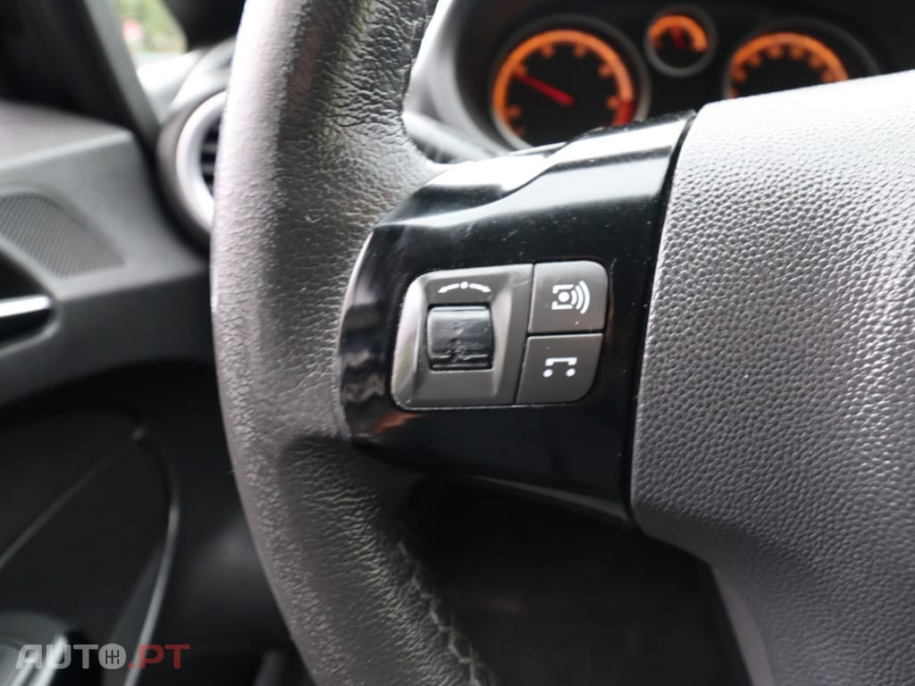 Opel Corsa 1.3 CDTi City — fotografia 13