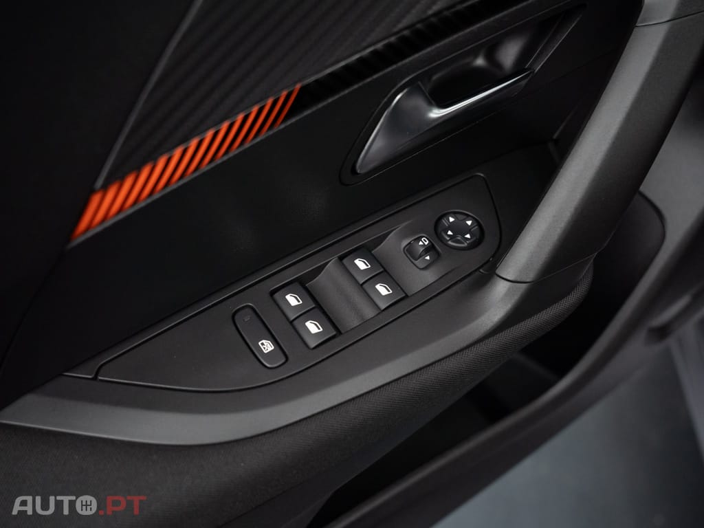 Peugeot 2008 1.2 PureTech Active Pack