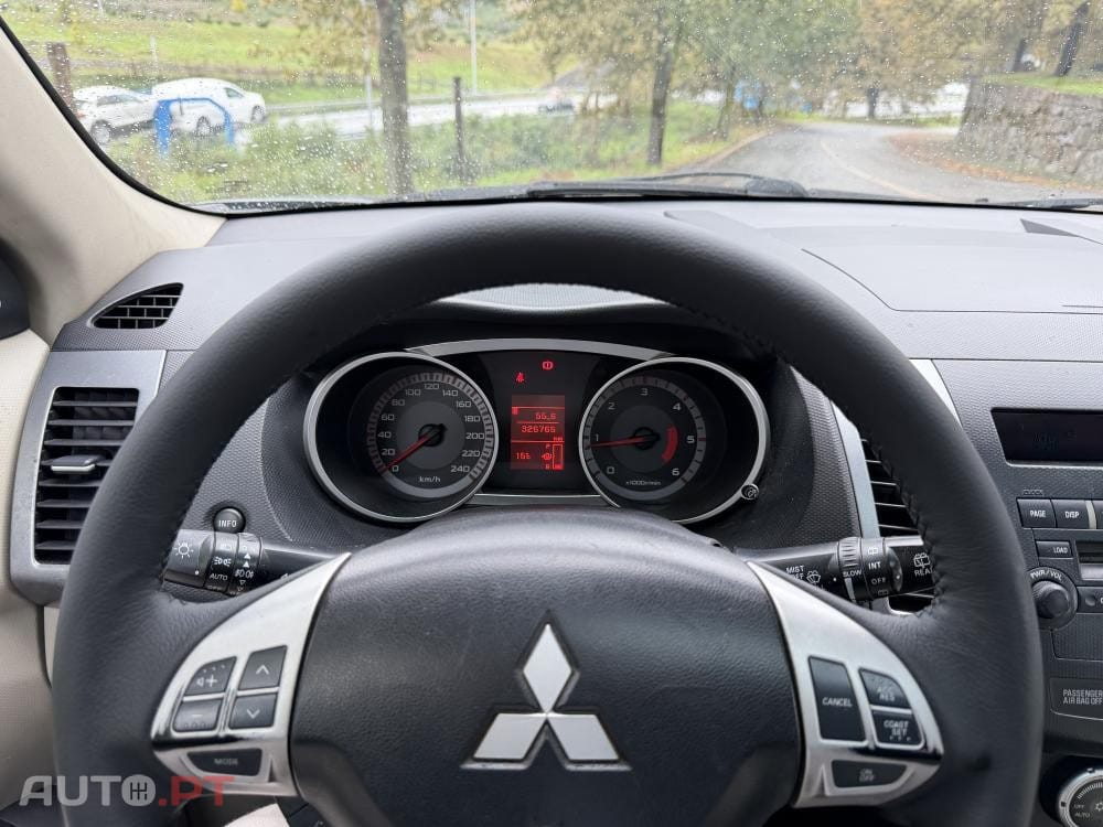 Mitsubishi Outlander 2.0 DI-D Intense 4WD