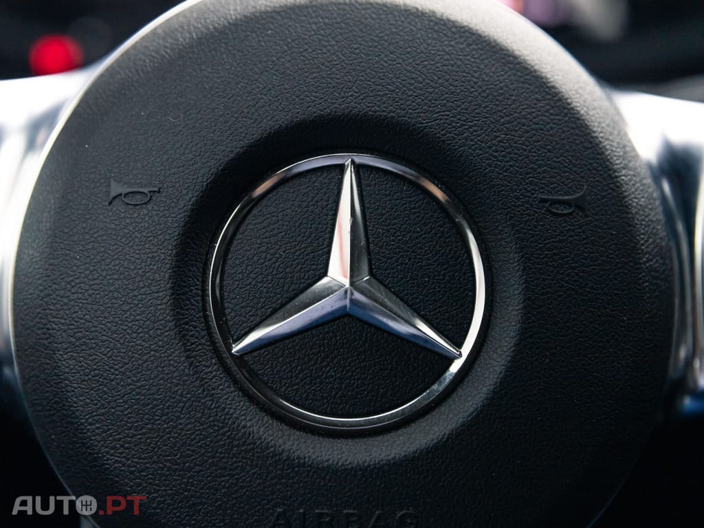 Mercedes-Benz A 250 e AMG Line