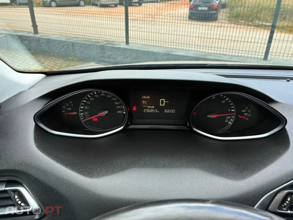 Peugeot 308 1.6 BlueHDi Allure J17