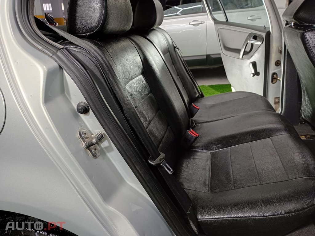 Volkswagen Polo 1.4 TDi Confortline ABS
