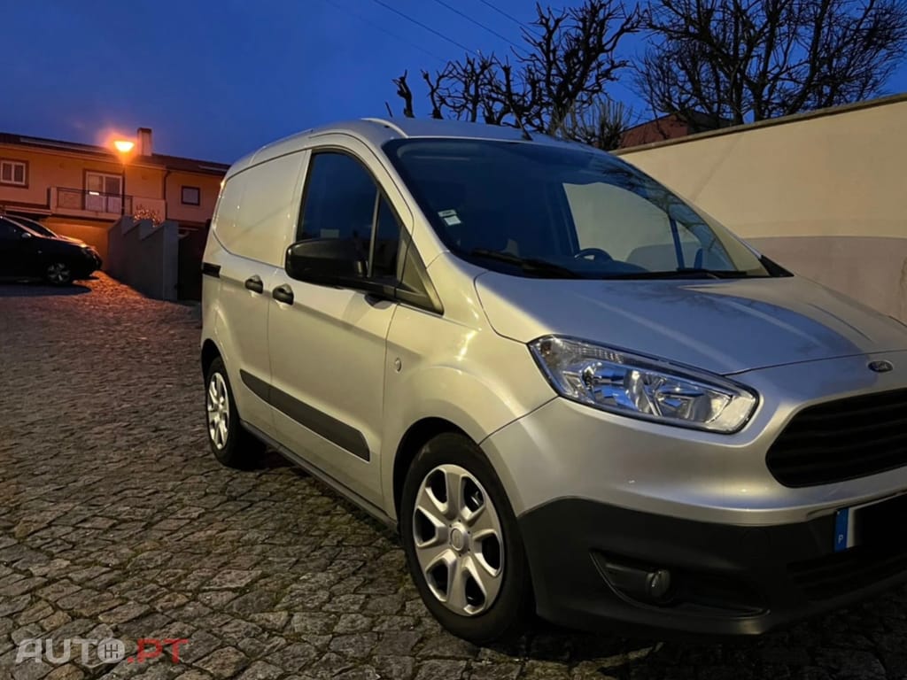 Ford Courier Comercial