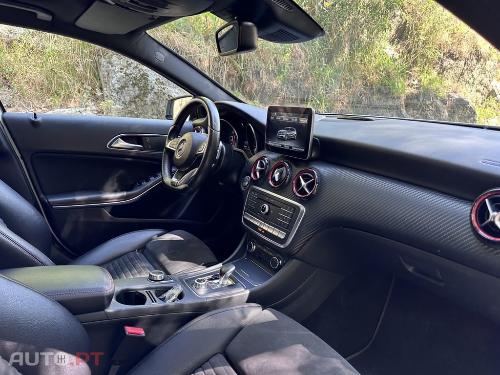 Mercedes-Benz A 45 AMG 4Matic Speedshift 7G-DCT