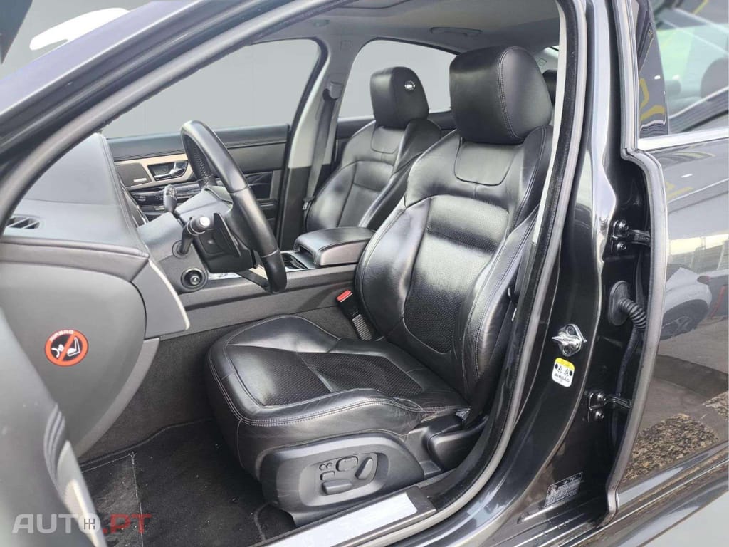 Jaguar XF 3.0 D SPORT