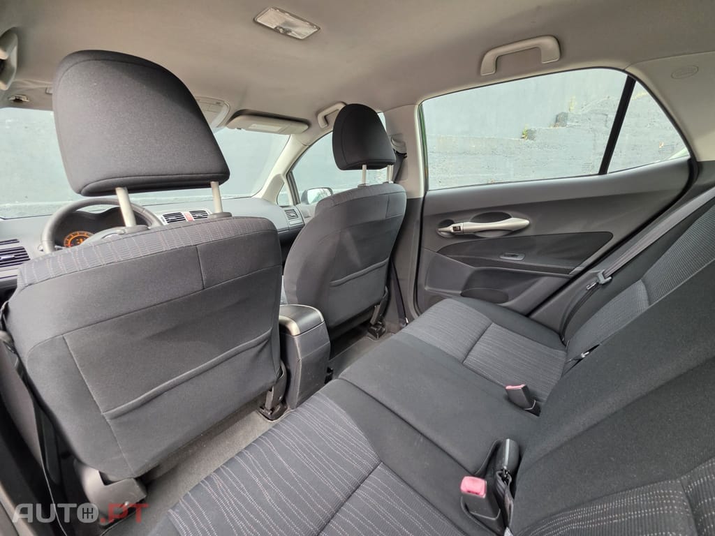 Toyota Auris 1.33 VVT-i Comfort+J16