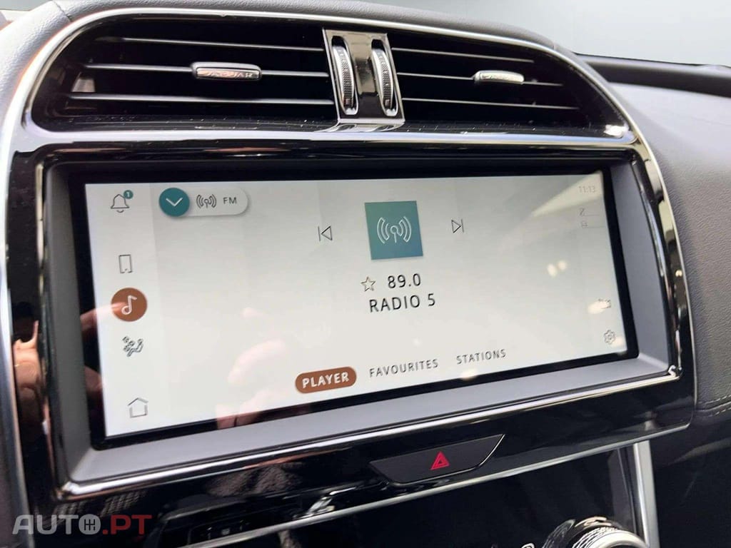 Jaguar XE 200d R Dynamic RED 