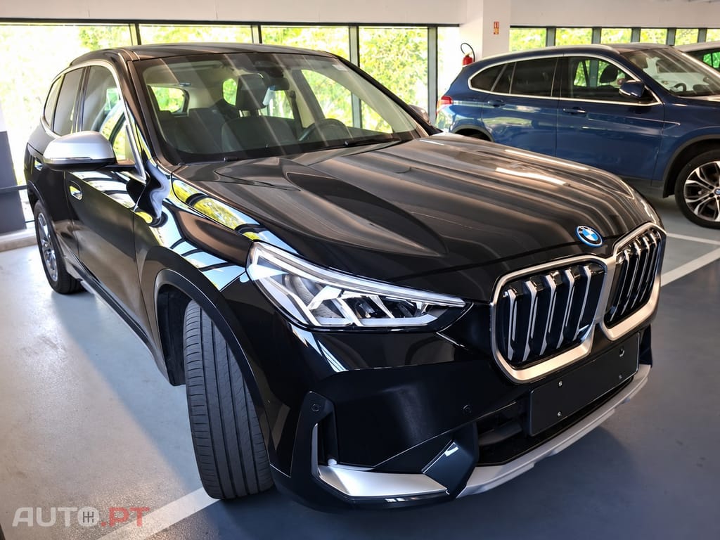 BMW iX1 xDrive30 xLine