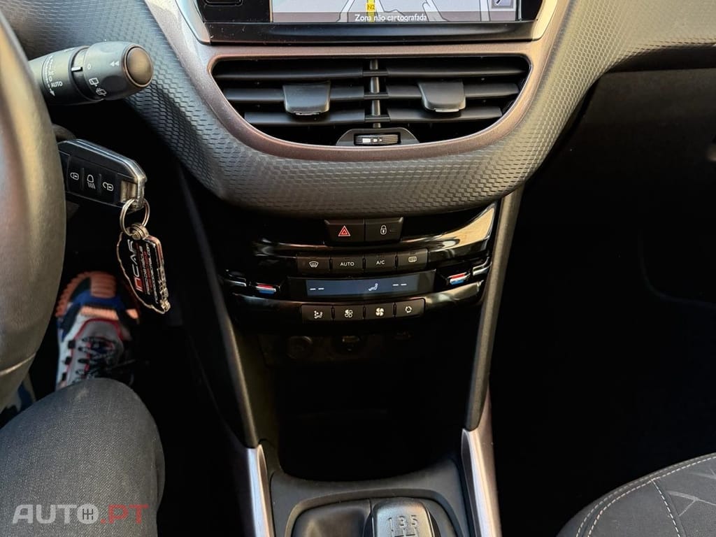 Peugeot 2008 1.6 e-HDi Allure