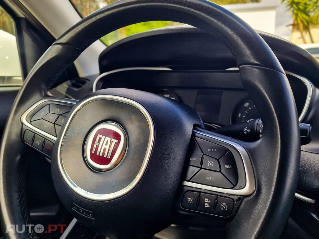 Fiat Tipo 1.3 M-Jet Lounge Hatchback