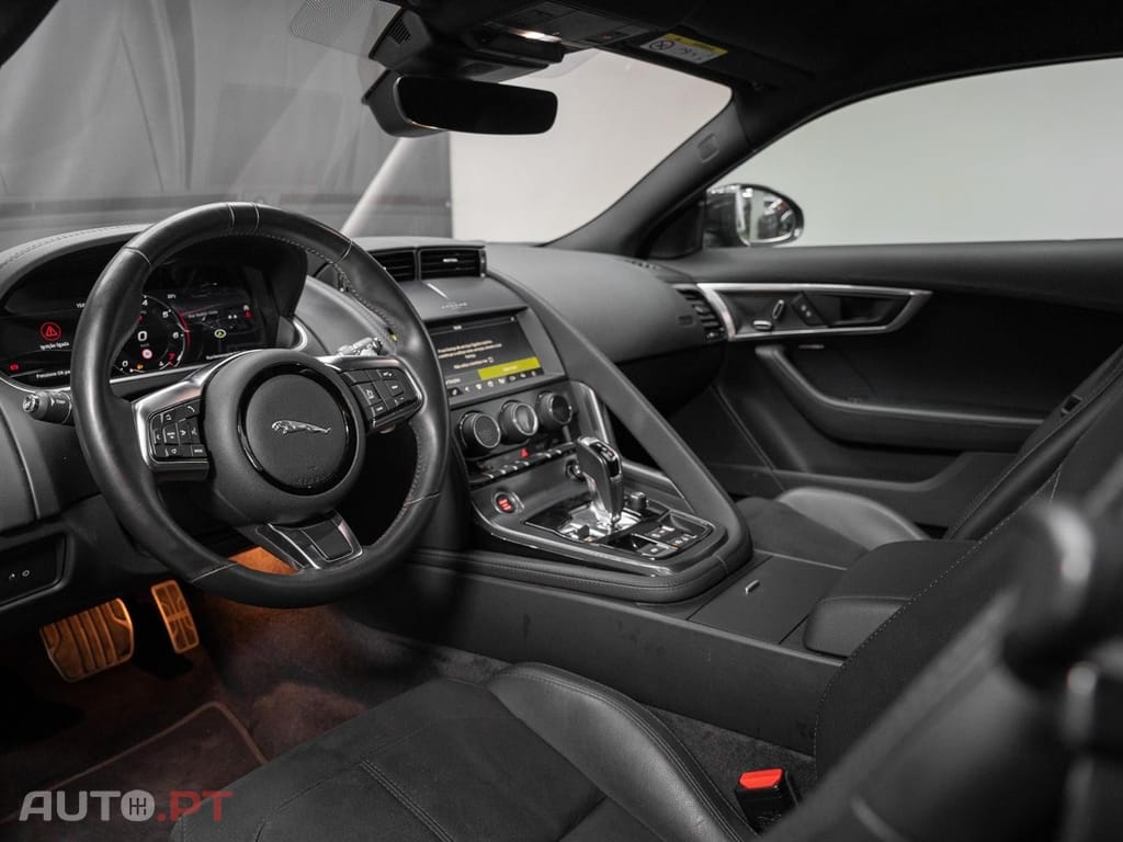 Jaguar F-Type 2.0 i4 R-Dynamic Black