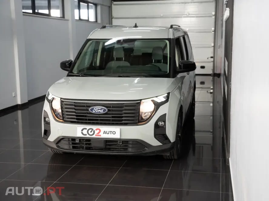 Ford Tourneo 1.0 EcoBoost Titanium
