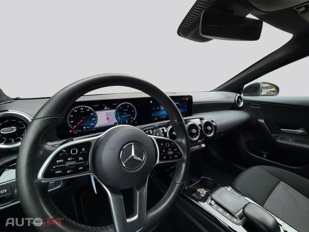 Mercedes-Benz CLA 180 D Business DCT