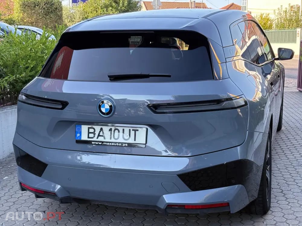 BMW iX xDrive 50 Pack Desportivo