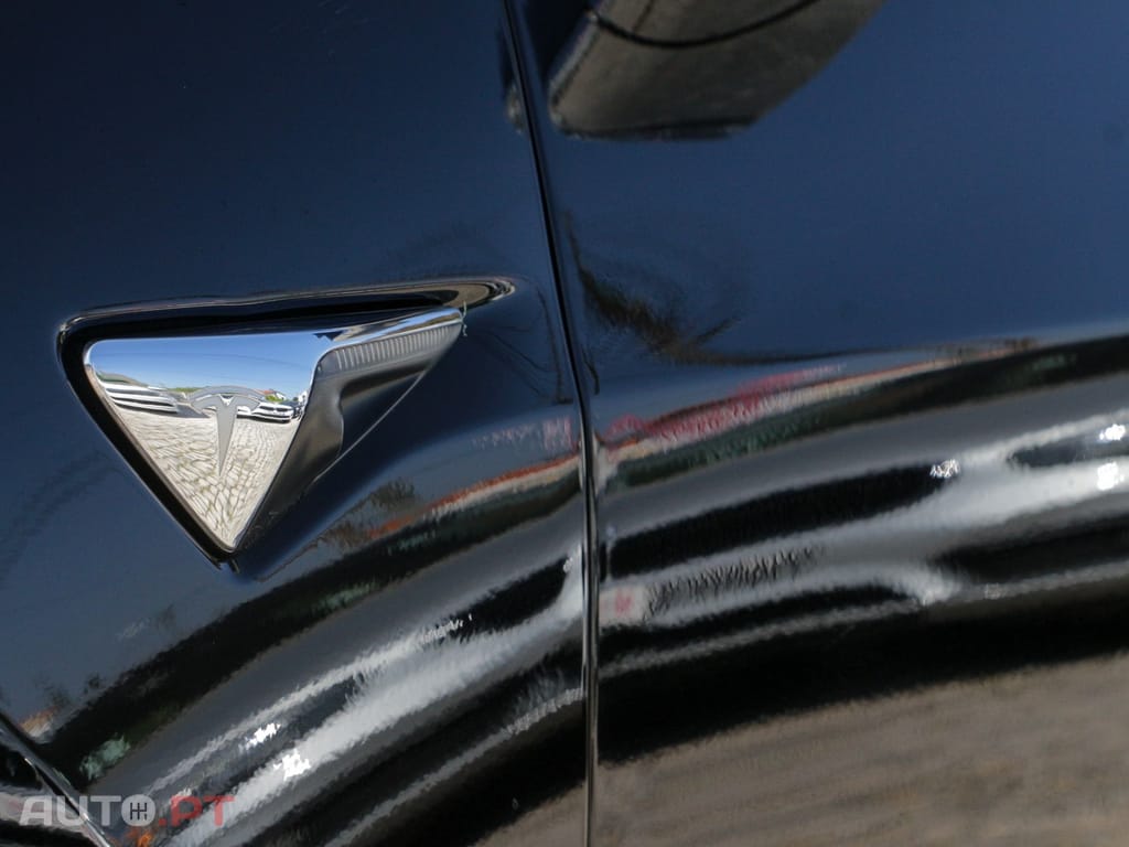 Tesla Model 3 Long-Range Dual Motor AWD