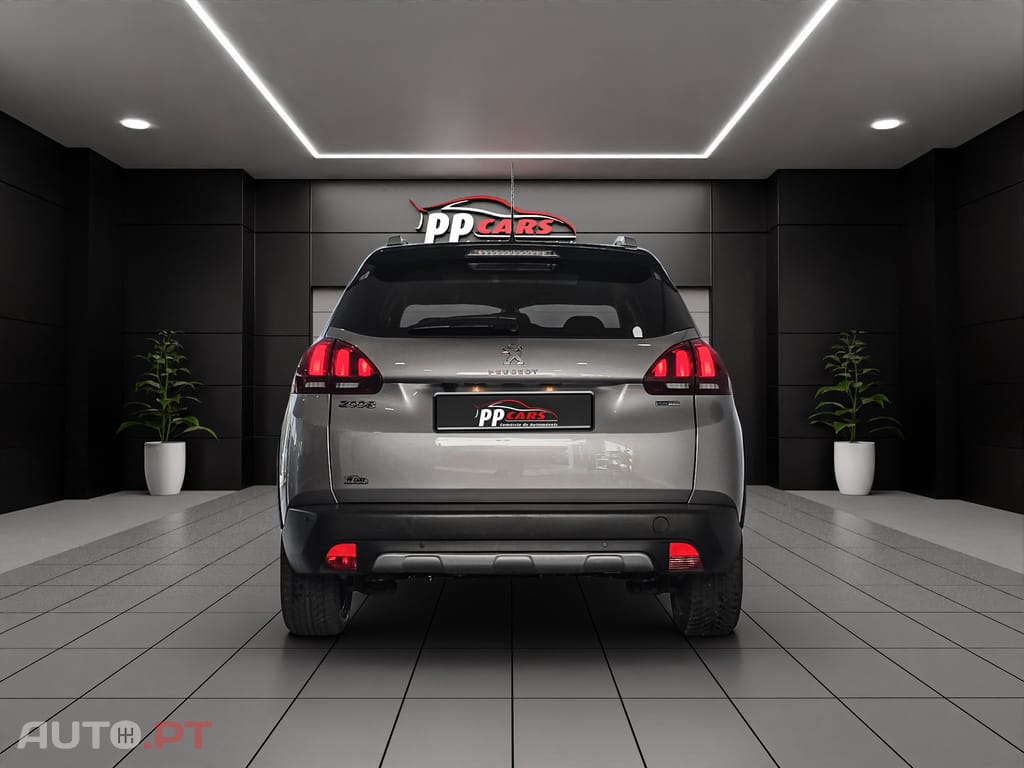 Peugeot 2008 1.2 PureTech Crossway
