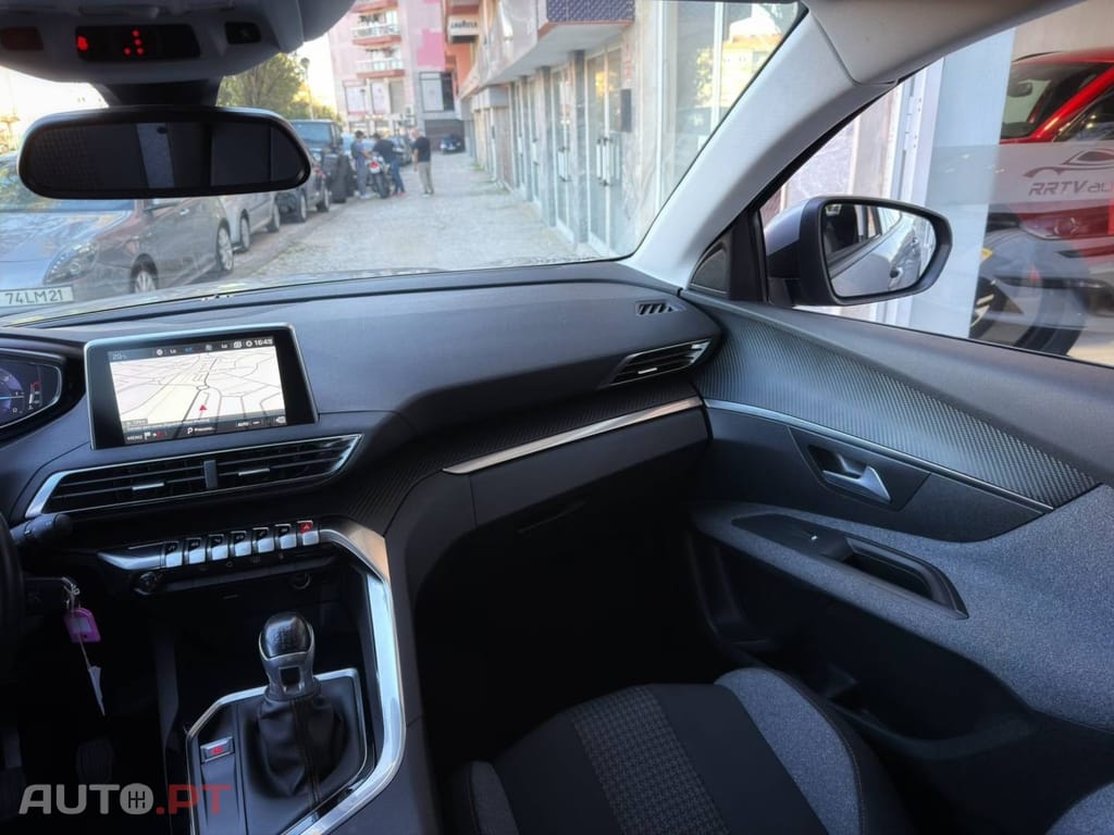 Peugeot 3008 1.5 BlueHDi Active