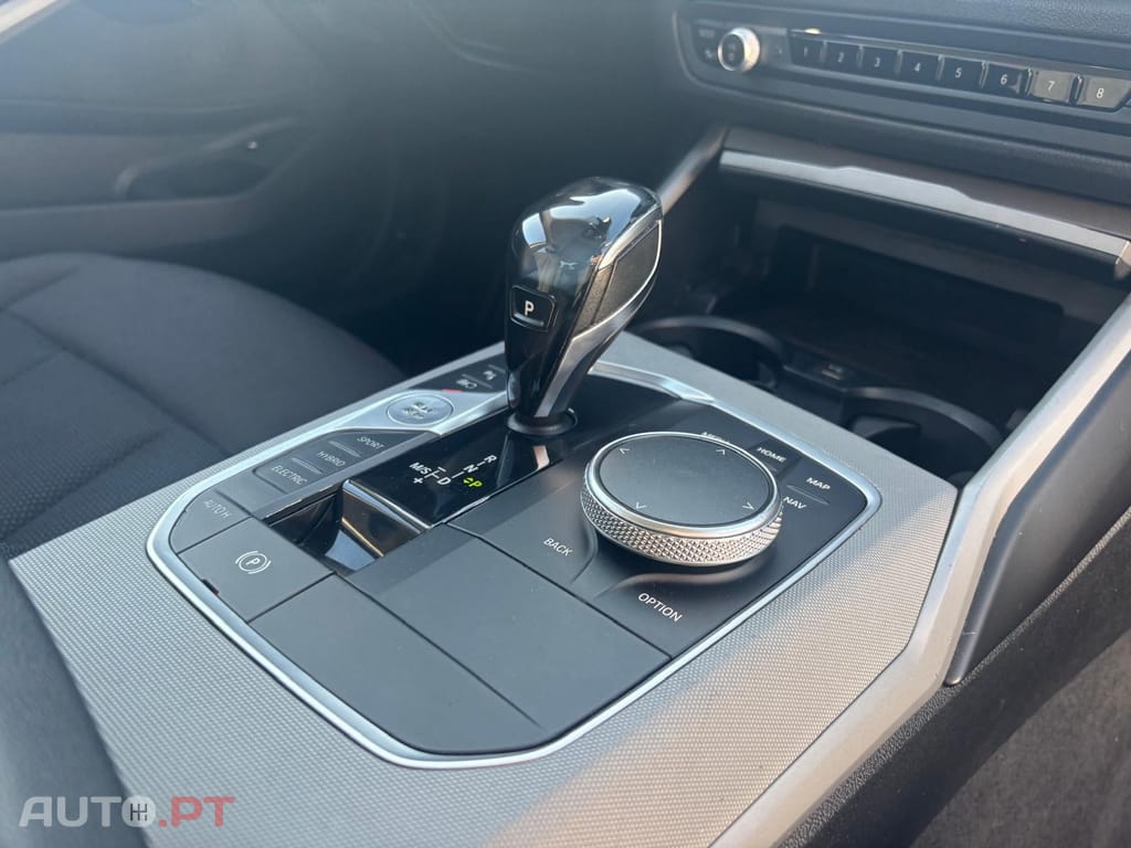 BMW 330 e Touring Corporate Edition Auto