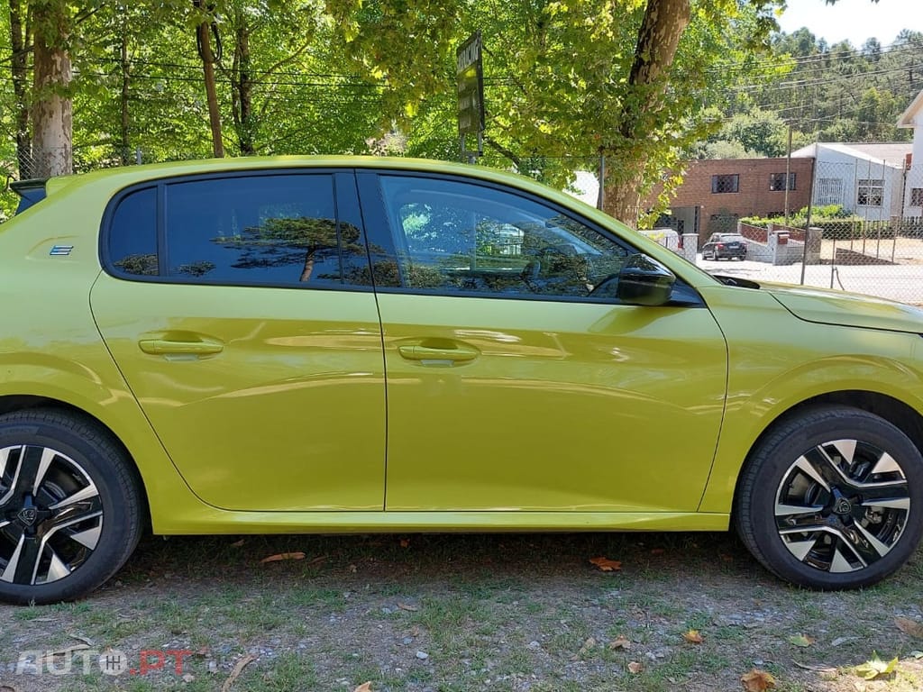 Peugeot E-208 50 kWh Active Pack