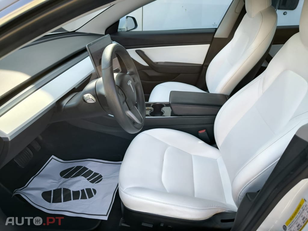 Tesla Model 3 Standard Range Plus RWD