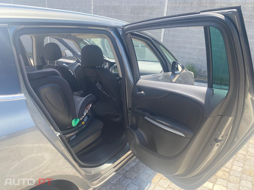 Opel Zafira Opel Zafira Tourer 1.4 Turbo GPL Exclusive | 7 Lugares |