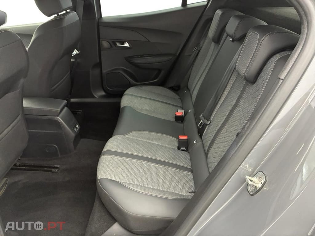 Peugeot 2008 1.2 PureTech Allure