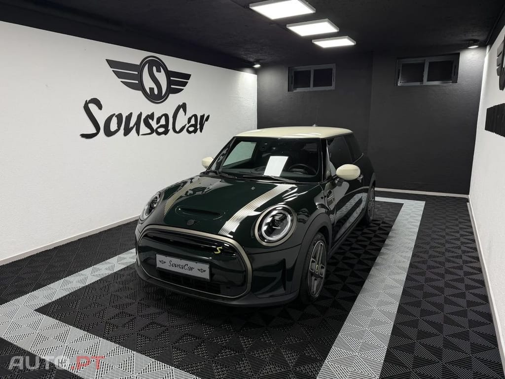 MINI Cooper Cooper SE Resolute Edition