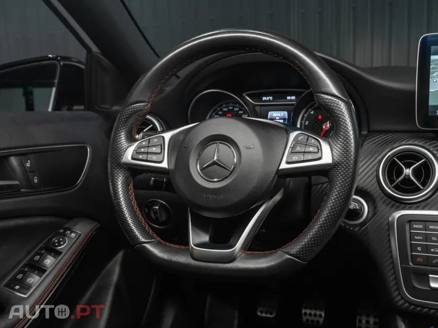 Mercedes-Benz A 180 AMG Line
