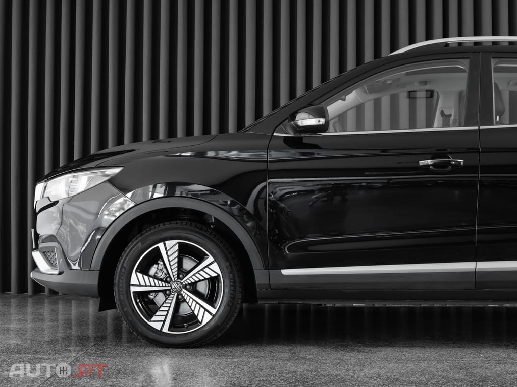 MG ZS EV 44.5 kWh Luxury
