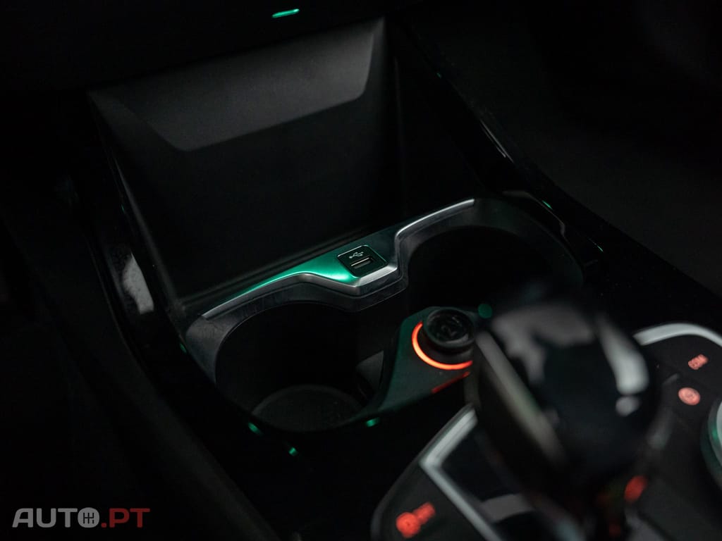 BMW 118 i Pack Desportivo M Auto