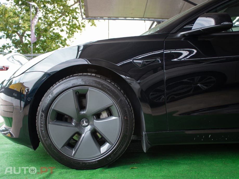 Tesla Model 3 Standard Range Plus RWD