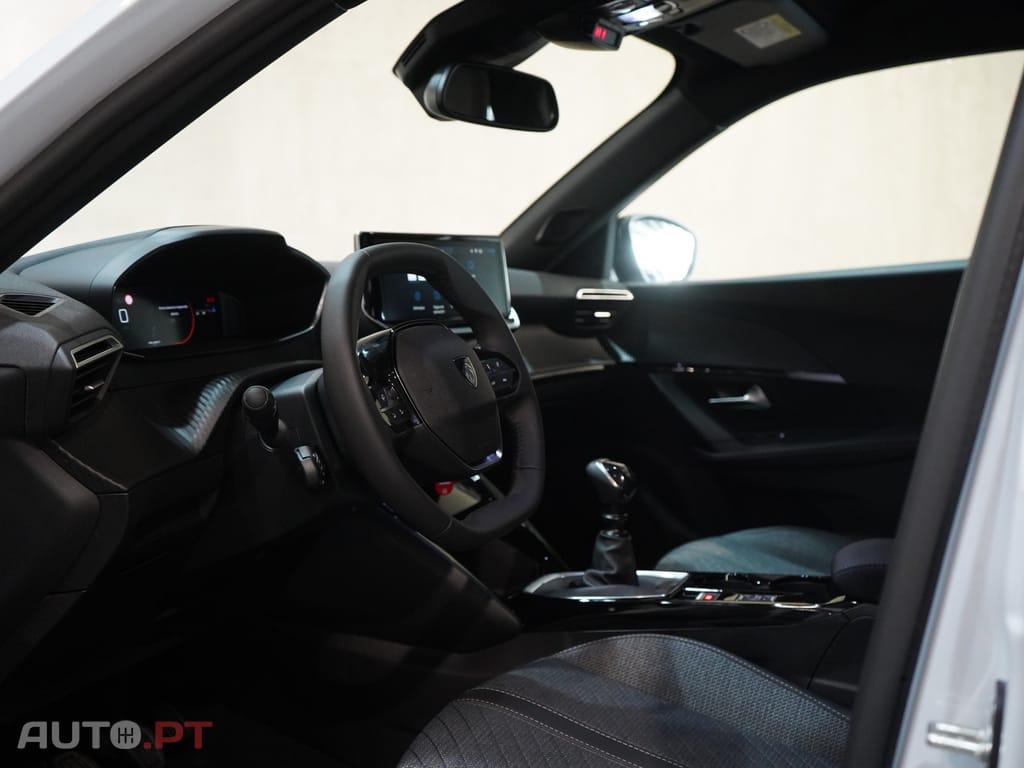 Peugeot 2008 1.2 PureTech Allure