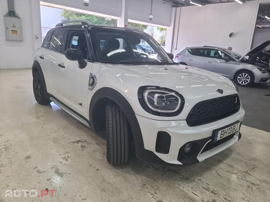 MINI Countryman Cooper SE Premium Essential Auto