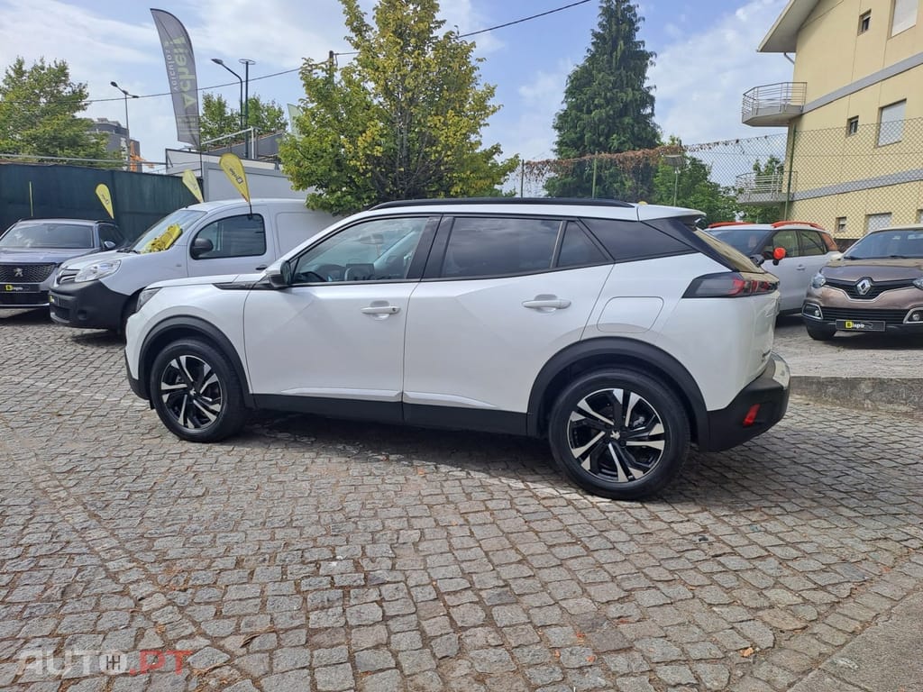 Peugeot E-2008 50 kWh Allure Pack