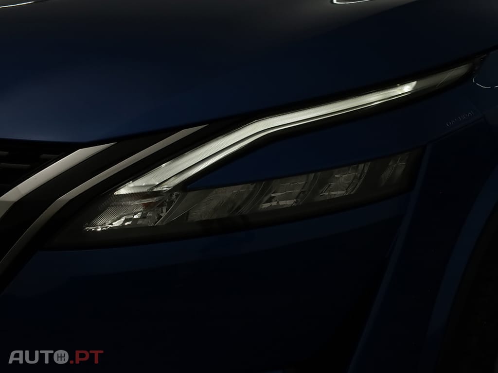 Nissan Qashqai Qashqai 1.3 DIG-T N-Connecta LED Xtronic