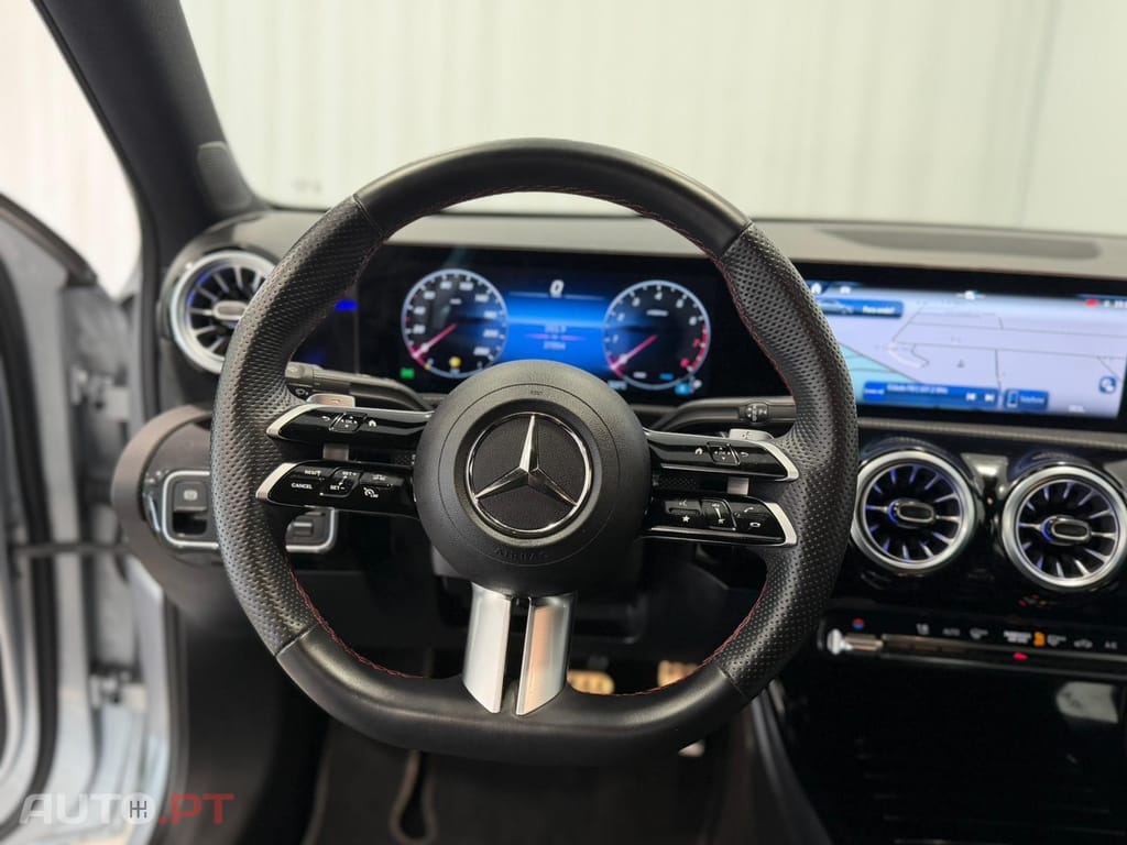 Mercedes-Benz A 200 Outro