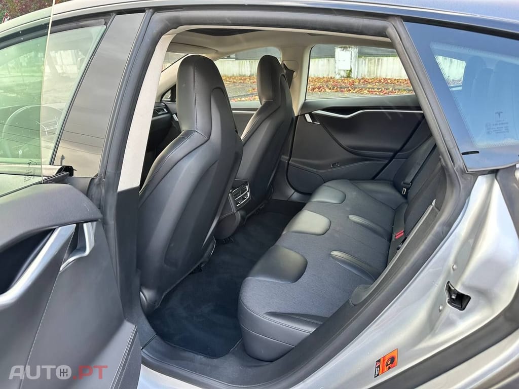 Tesla Model S 85