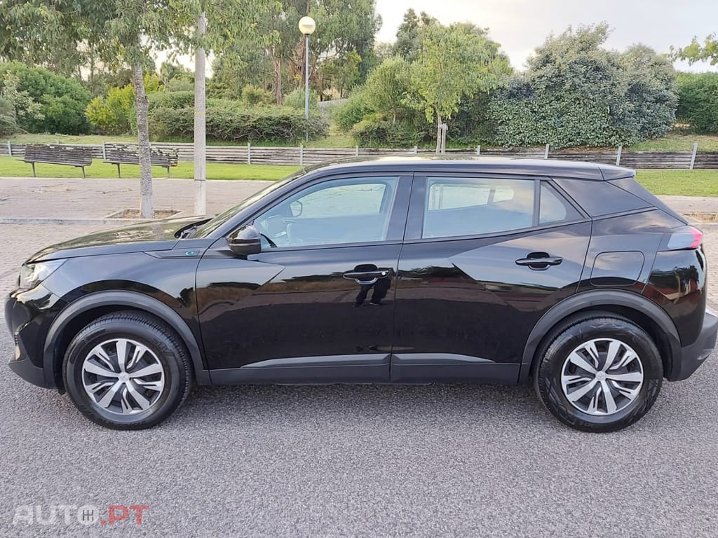 Peugeot E-2008 50 kWh Active Pack