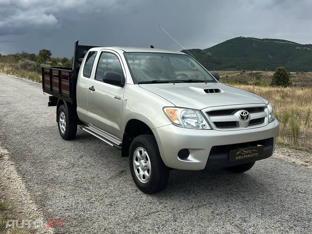 Toyota Hilux 2.5 D-4D 4WD CE
