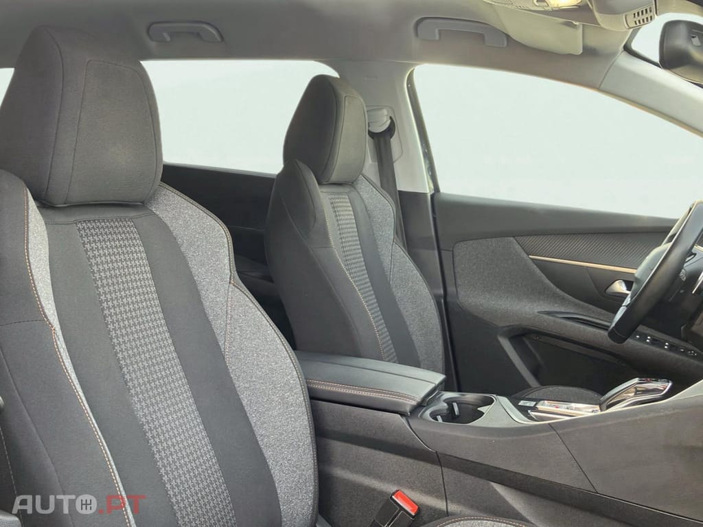 Peugeot 5008 PureTech 130 EAT8 Stop & Start Active