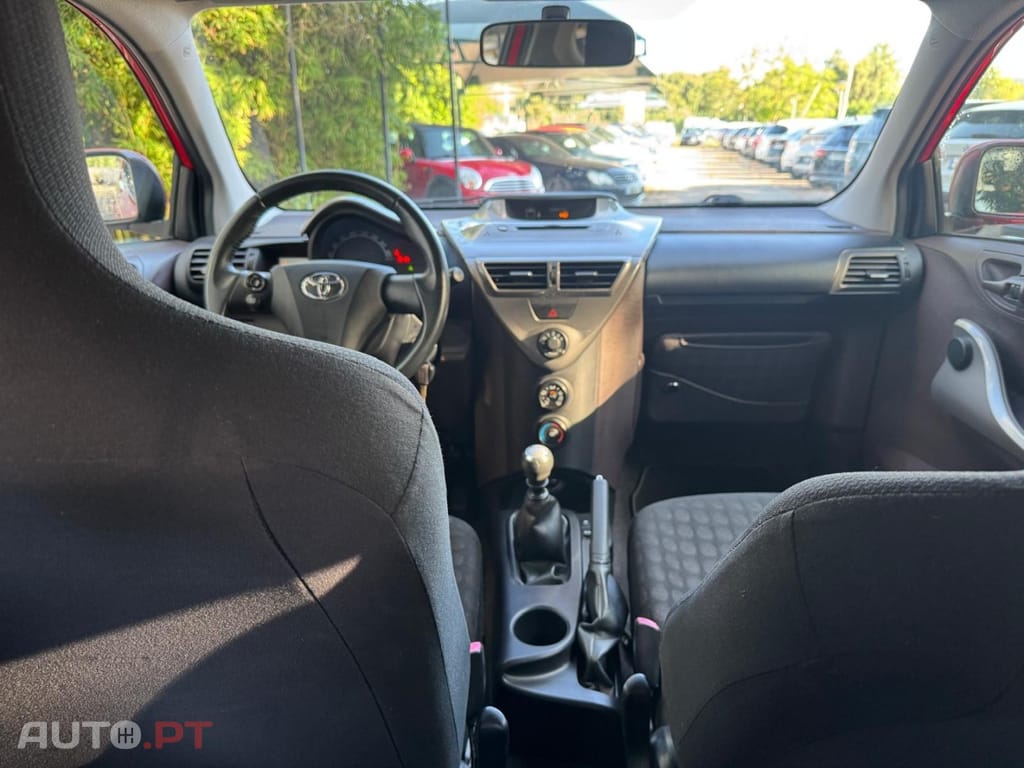 Toyota iQ 1.0