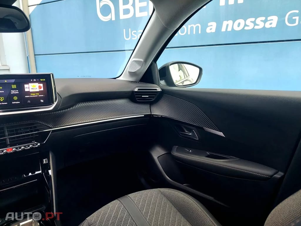 Peugeot 208 1.2 Hybrid Allure e-DCS6