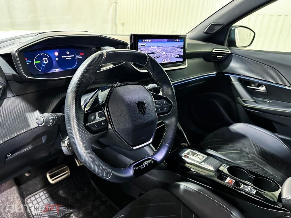 Peugeot E-2008 54 kWh GT