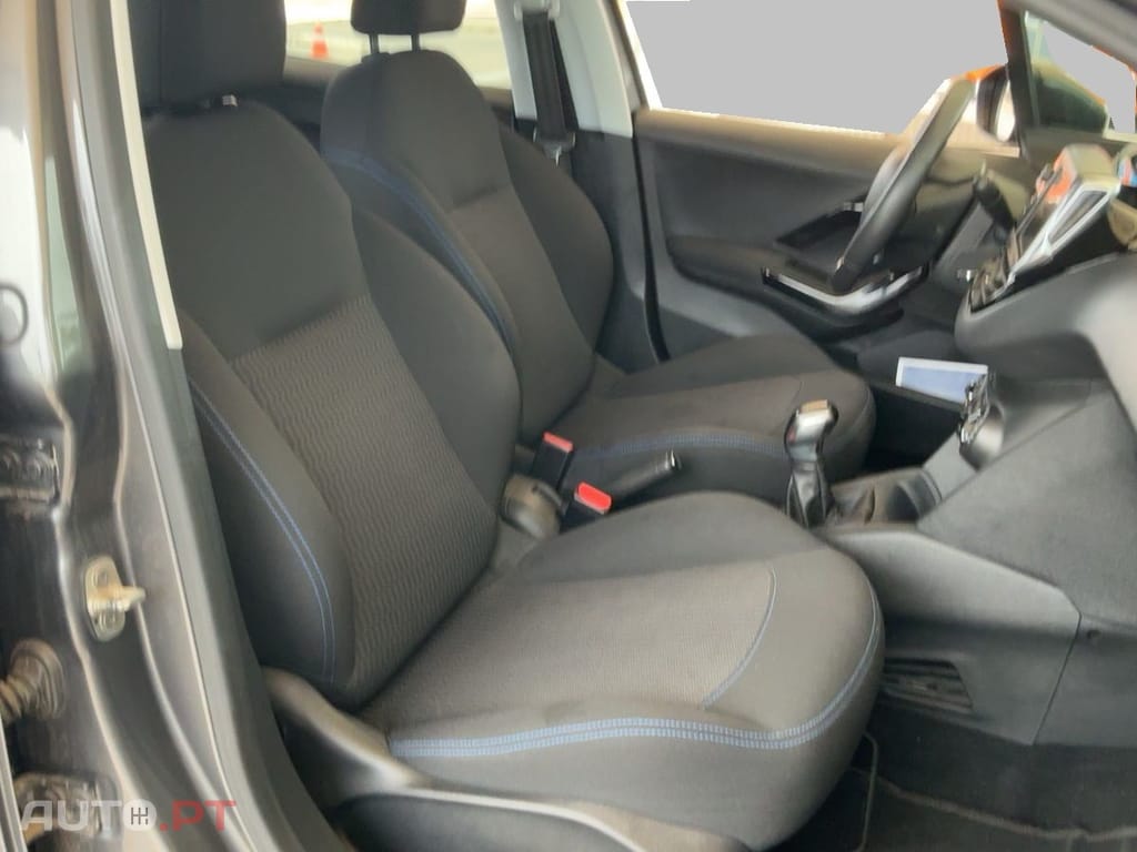 Peugeot 208 1.2 PureTech Signature