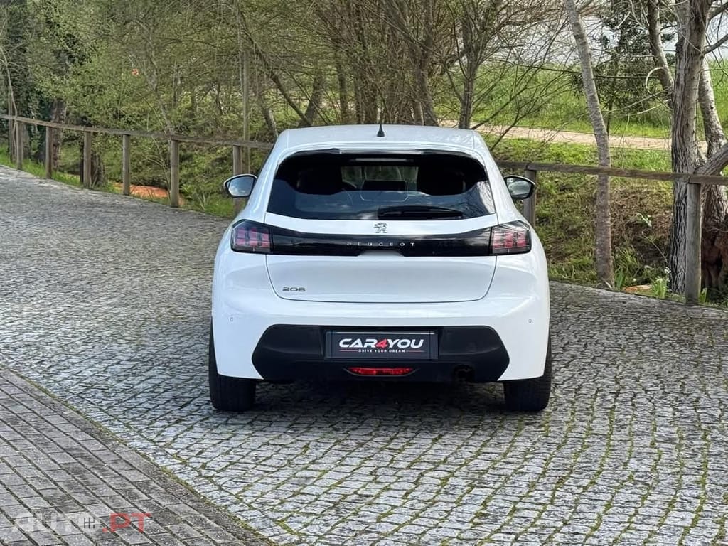 Peugeot 208 1.2 PureTech Allure EAT8